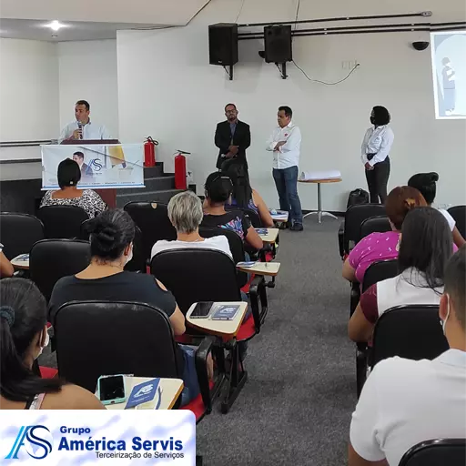 Treinamento e capacitação de funcionários terceirizados